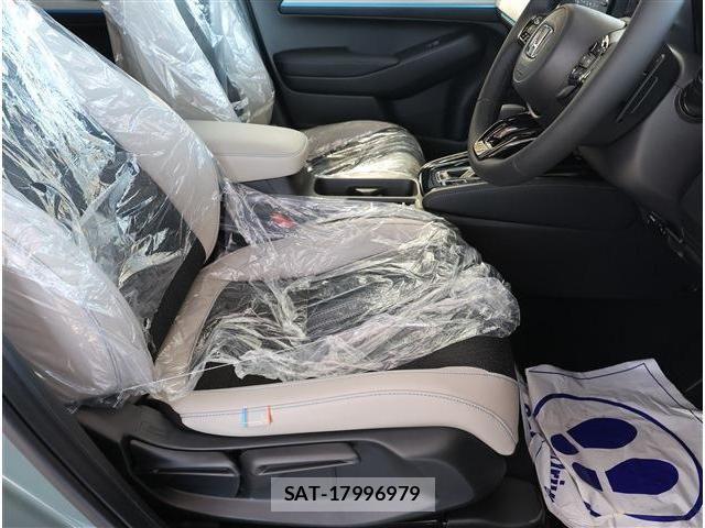 Honda VEZEL 2026-03 8102438-12
