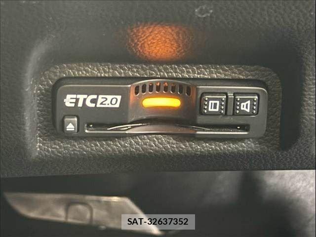 Honda VEZEL 2021-07 8210853-26