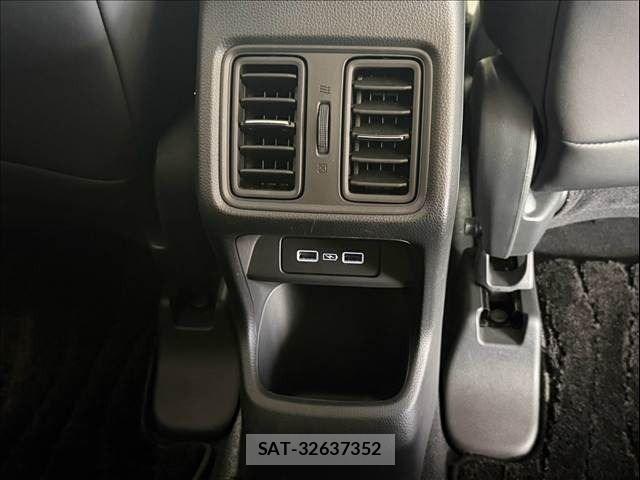 Honda VEZEL 2021-07 8210853-28
