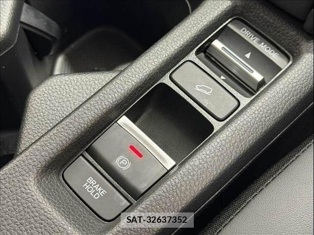 Honda VEZEL 2021-07 8210853-29