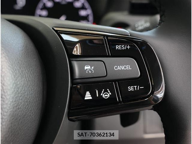 Honda VEZEL 2026-06 8210836-11