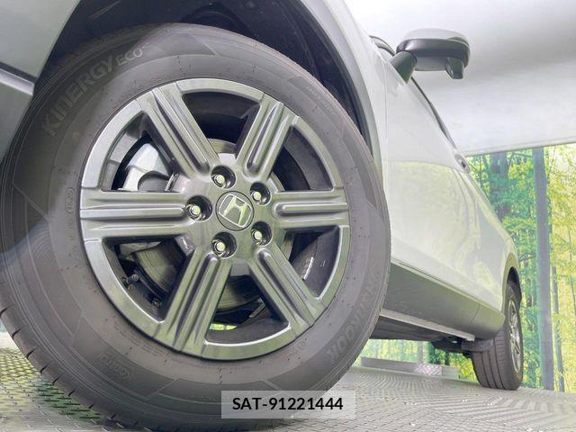 Honda VEZEL 2025-06 8210831-12