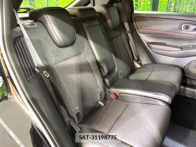 Honda VEZEL 2026-06 8247032-9