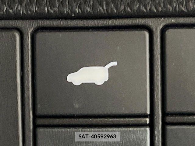 Honda VEZEL 2021-06 8247050-6