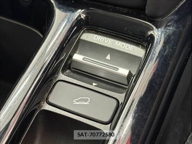 Honda VEZEL 2021-06 8338365-27