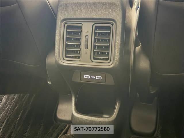 Honda VEZEL 2021-06 8338365-28