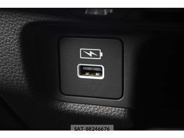 Honda VEZEL 2021-09 8369570-17