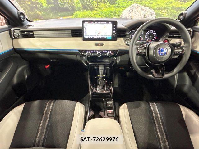 Honda VEZEL 2025-03 8527972-1
