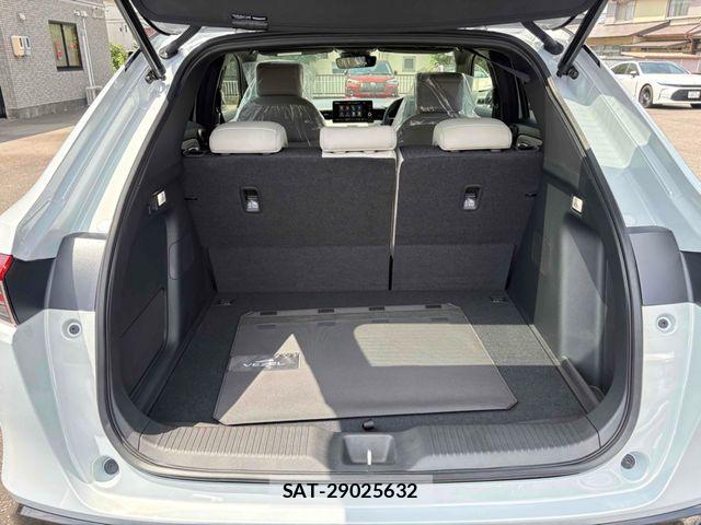 Honda VEZEL 2026-08 8527974-17