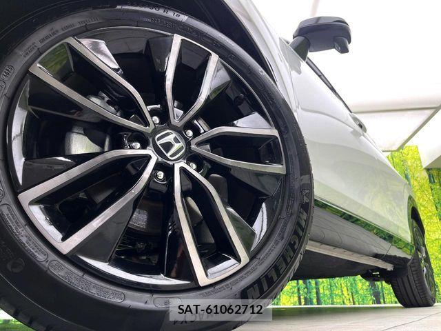 Honda VEZEL 2025-11 8662162-12