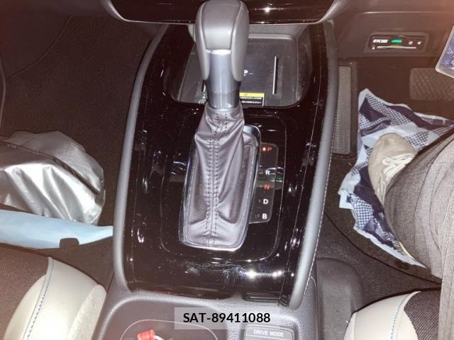 Honda VEZEL 2024-09 8686845-19