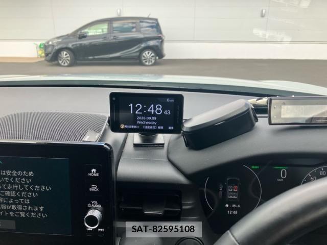 Honda VEZEL 2025-02 8797825-15