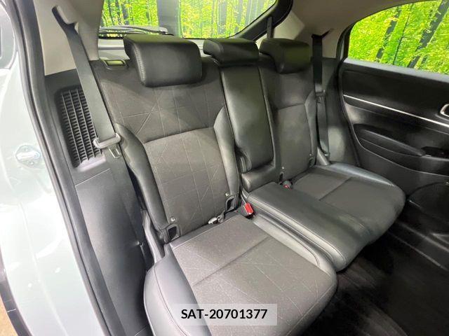 Honda VEZEL 2022-02 8832292-8