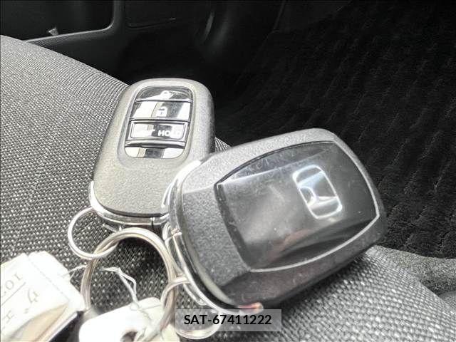 Honda VEZEL 2021-10 8832298-28