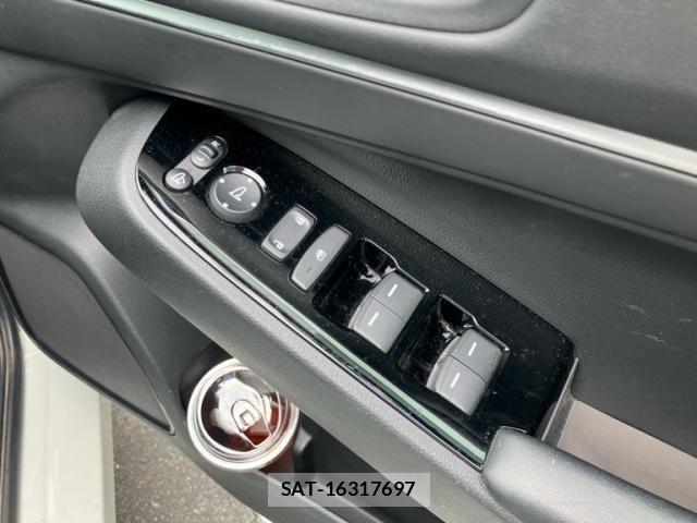 Honda VEZEL 2021-12 8832309-12