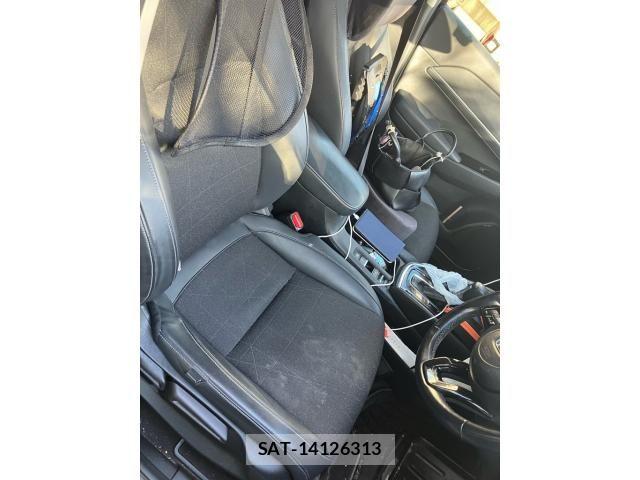 Honda VEZEL 2023-03 8850988-12