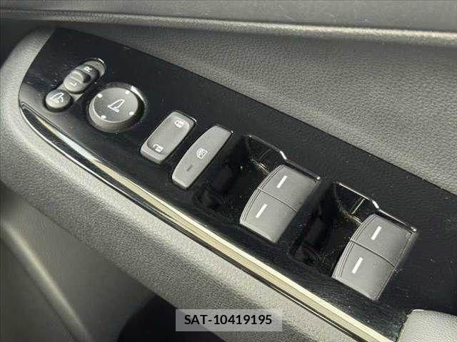 Honda VEZEL 2023-09 8882779-29