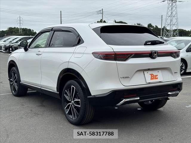 Honda VEZEL 2024-07 8882773-12