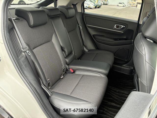 Honda VEZEL 2022-03 8882784-14