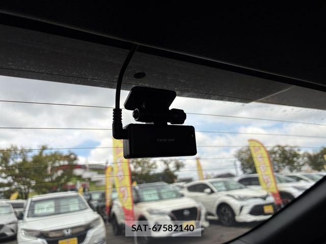 Honda VEZEL 2022-03 8882784-26