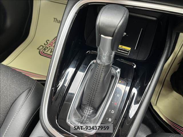 Honda VEZEL 2021-05 8882782-10