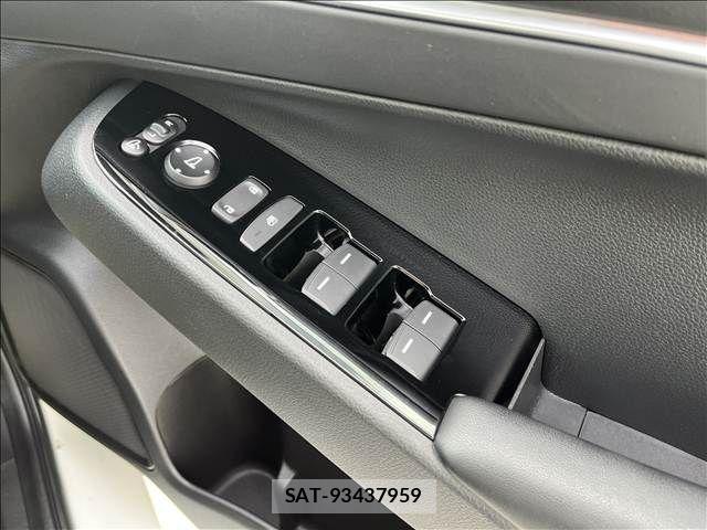 Honda VEZEL 2021-05 8882782-27