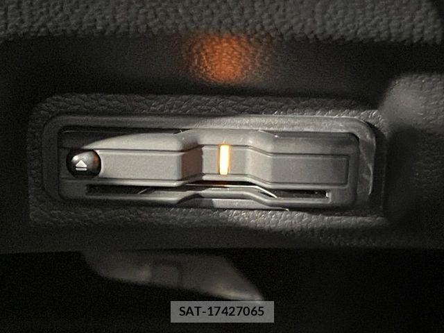 Honda VEZEL 2023-09 8882772-6