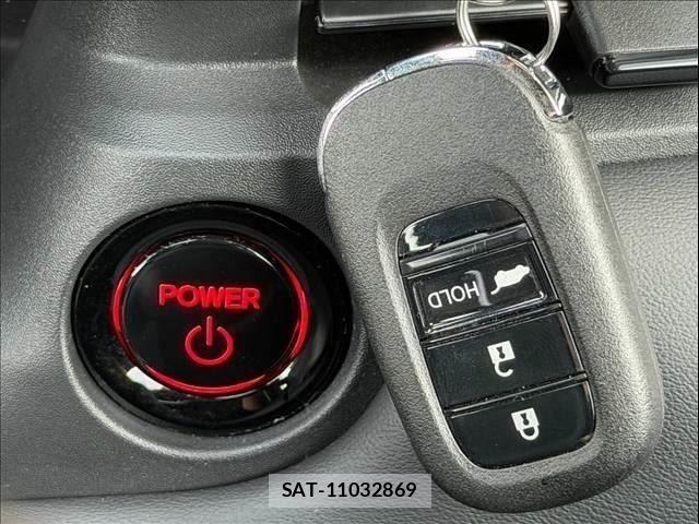 Honda VEZEL 2025-09 8882767-15