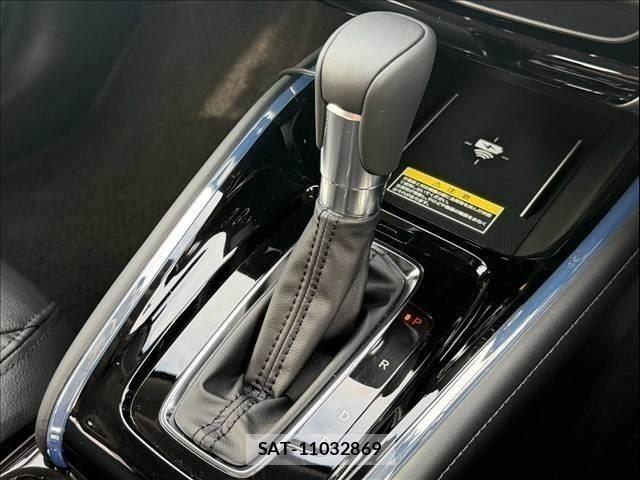 Honda VEZEL 2025-09 8882767-23