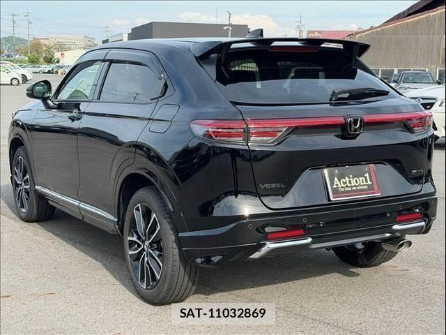 Honda VEZEL 2025-09 8882767-3