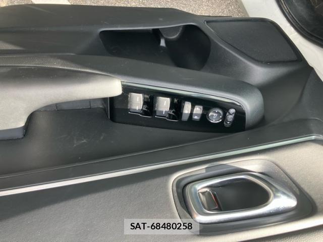 Honda VEZEL 2021-10 8882790-18