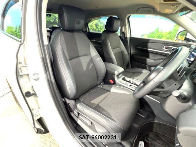 Honda VEZEL 2025-10 8884539-7