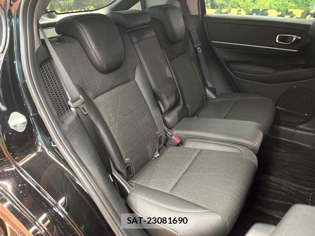 Honda VEZEL 2024-04 8884542-8