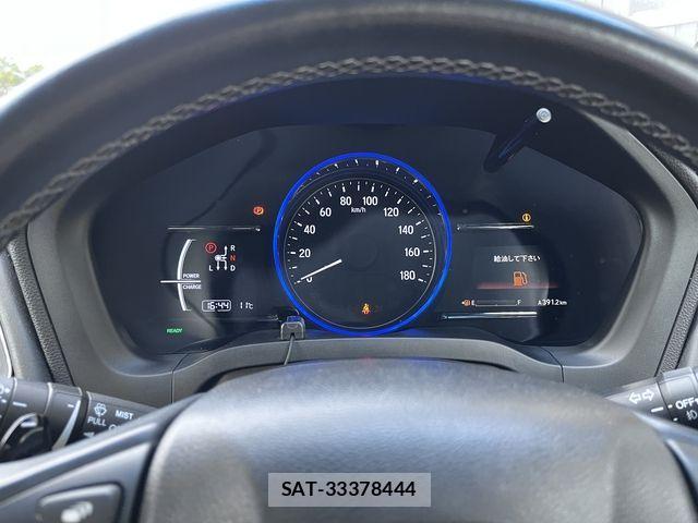 Honda VEZEL 2018-01 4111952-7