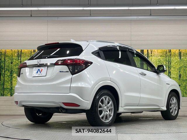 Honda VEZEL 2018-03 6817823-16