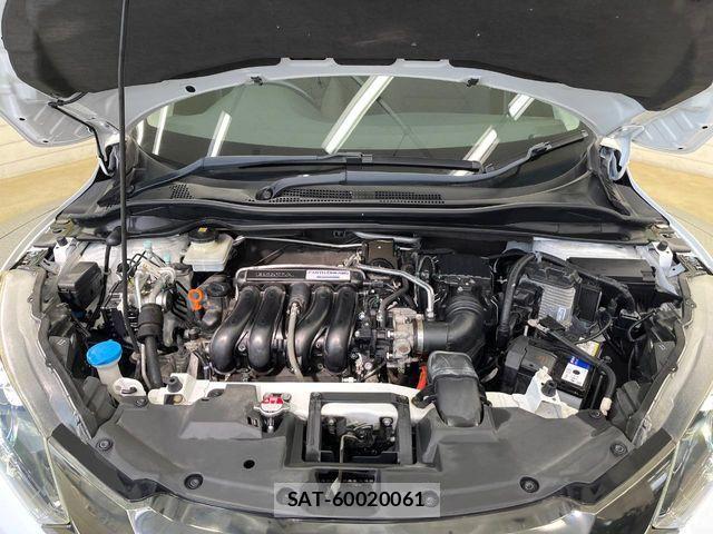Honda VEZEL 2016-11 6817824-17