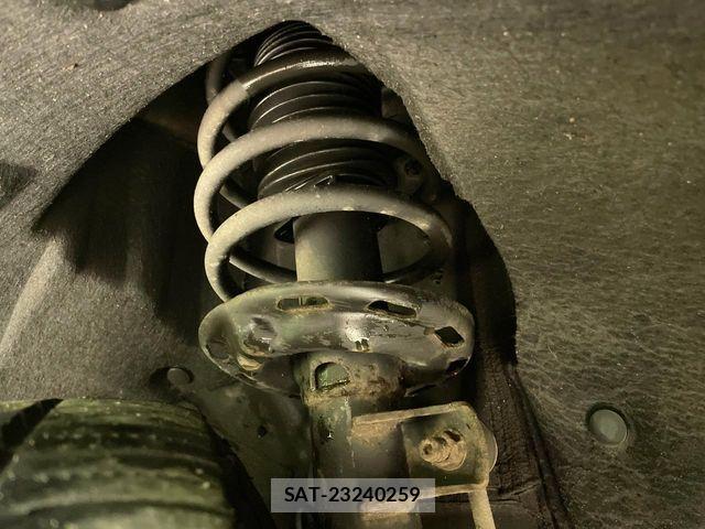 Honda VEZEL 2014-07 6817825-19
