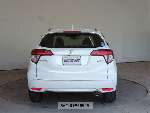 Honda VEZEL 2016-03 7021840-18