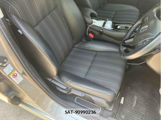 Honda VEZEL 2015-01 7021837-9