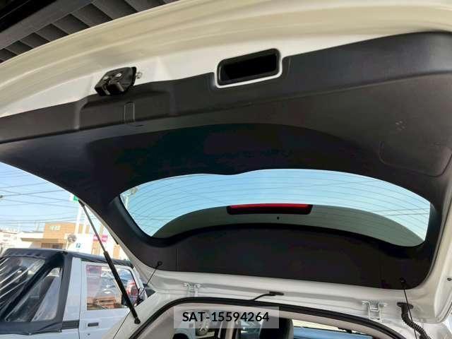 Honda VEZEL 2017-06 7061217-13