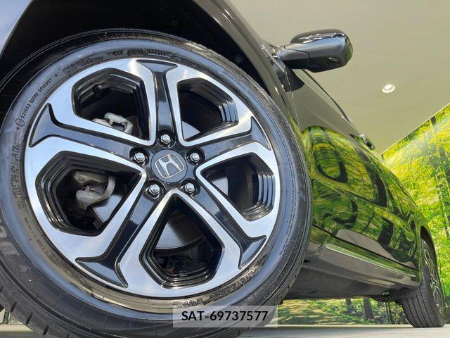 Honda VEZEL 2018-03 7061204-12