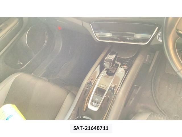 Honda VEZEL 2018-03 7252729-13