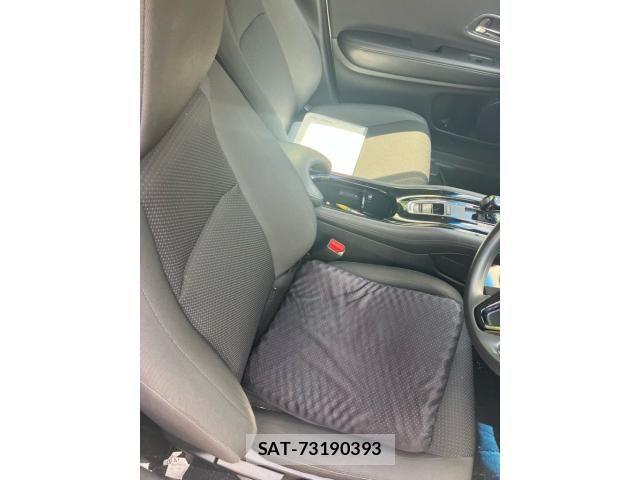 Honda VEZEL 2018-06 7252731-15