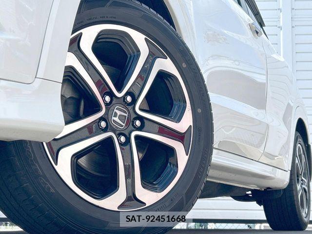 Honda VEZEL 2014-03 7330942-16