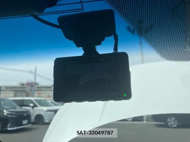 Honda VEZEL 2018-02 7330943-25