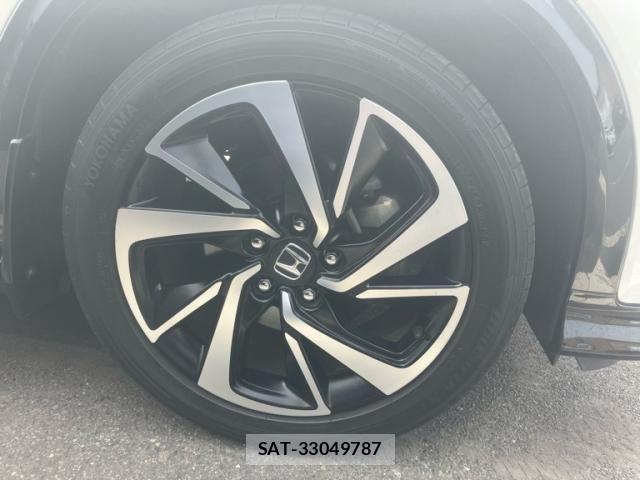 Honda VEZEL 2018-02 7330943-6
