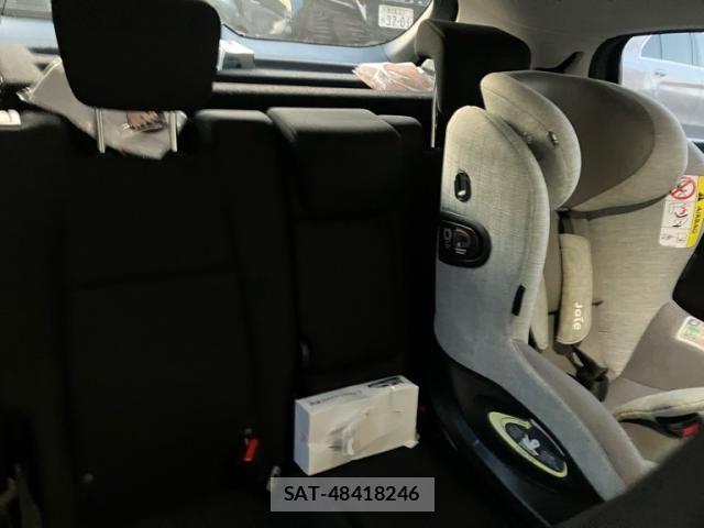 Honda VEZEL 2016-06 7330945-15