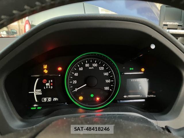 Honda VEZEL 2016-06 7330945-17