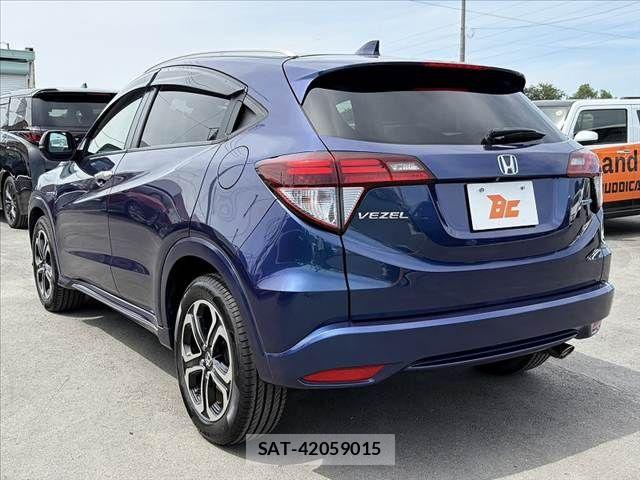 Honda VEZEL 2017-06 7330944-12