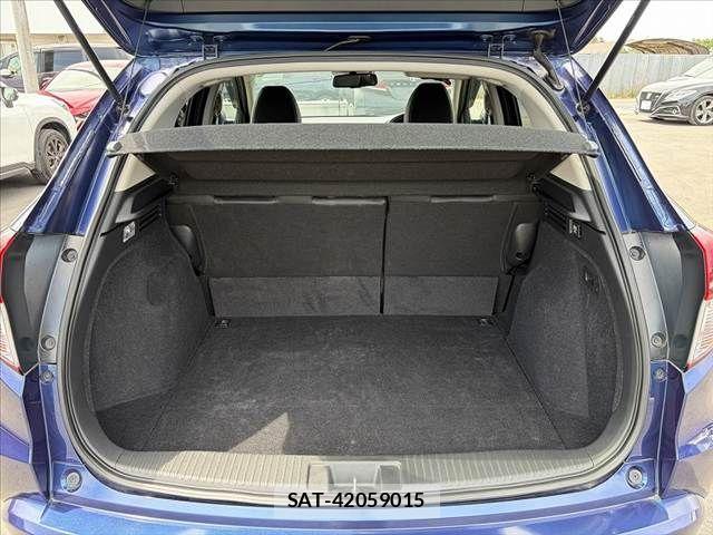 Honda VEZEL 2017-06 7330944-18